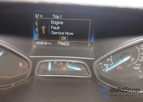 2018 Ford Escape S z USA, uszkodzony, nr VIN 1FMCU0F70JUB39413